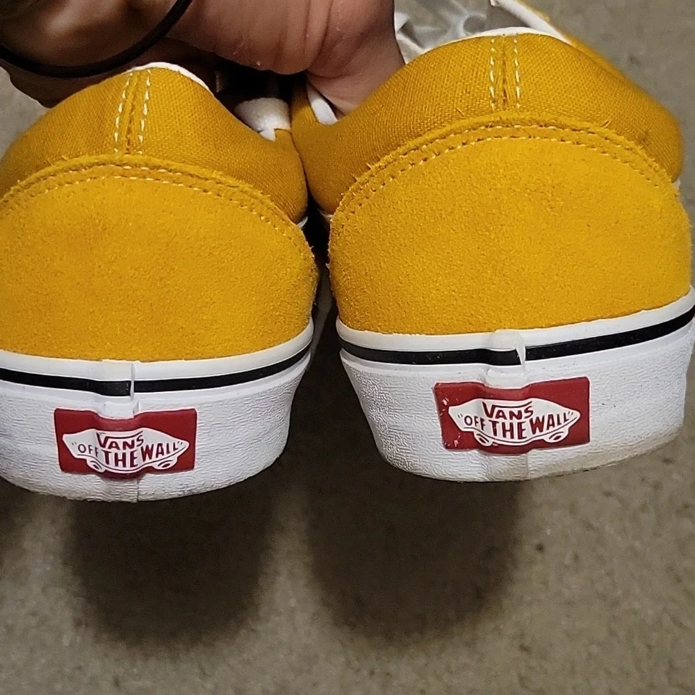 Vans - Picture 3 of 4